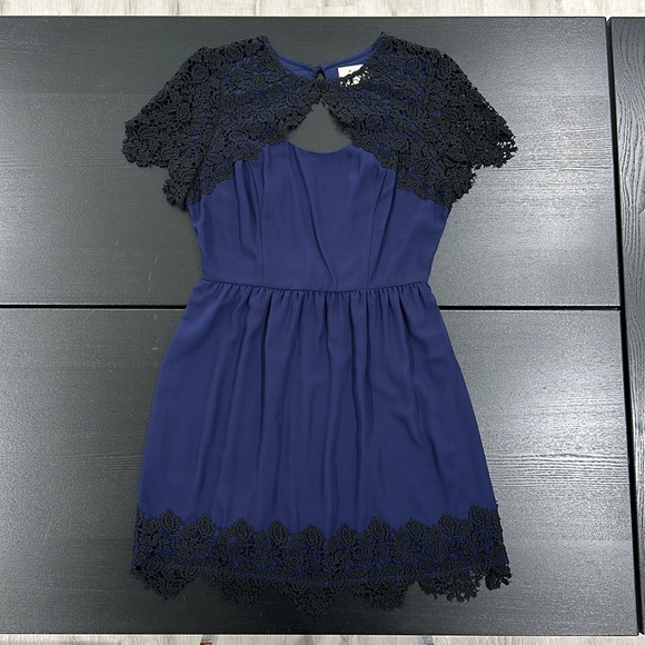 Pins and Needles Navy Blue and Black Lace Caplet Dress - M - Picture 2 of 10